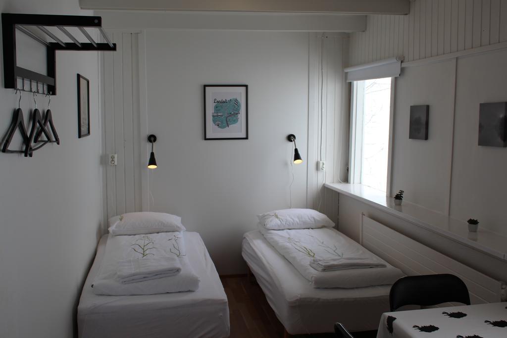 Lonsa Guesthouse Akureyri Buitenkant foto