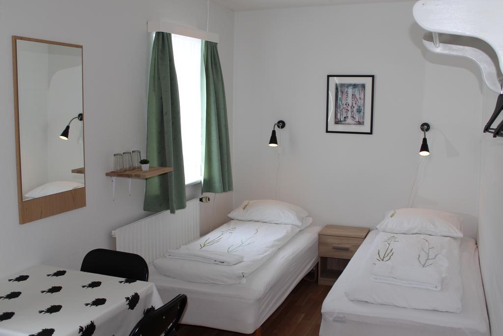 Lonsa Guesthouse Akureyri Buitenkant foto