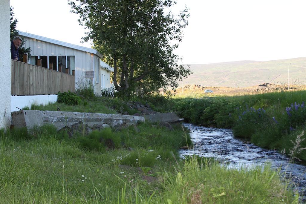 Lonsa Guesthouse Akureyri Buitenkant foto