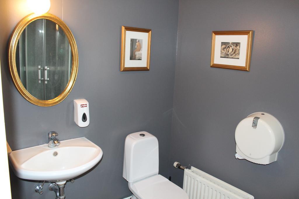 Lonsa Guesthouse Akureyri Buitenkant foto