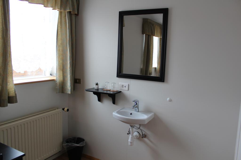 Lonsa Guesthouse Akureyri Buitenkant foto