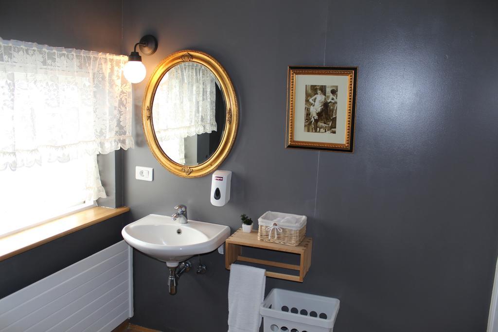 Lonsa Guesthouse Akureyri Buitenkant foto