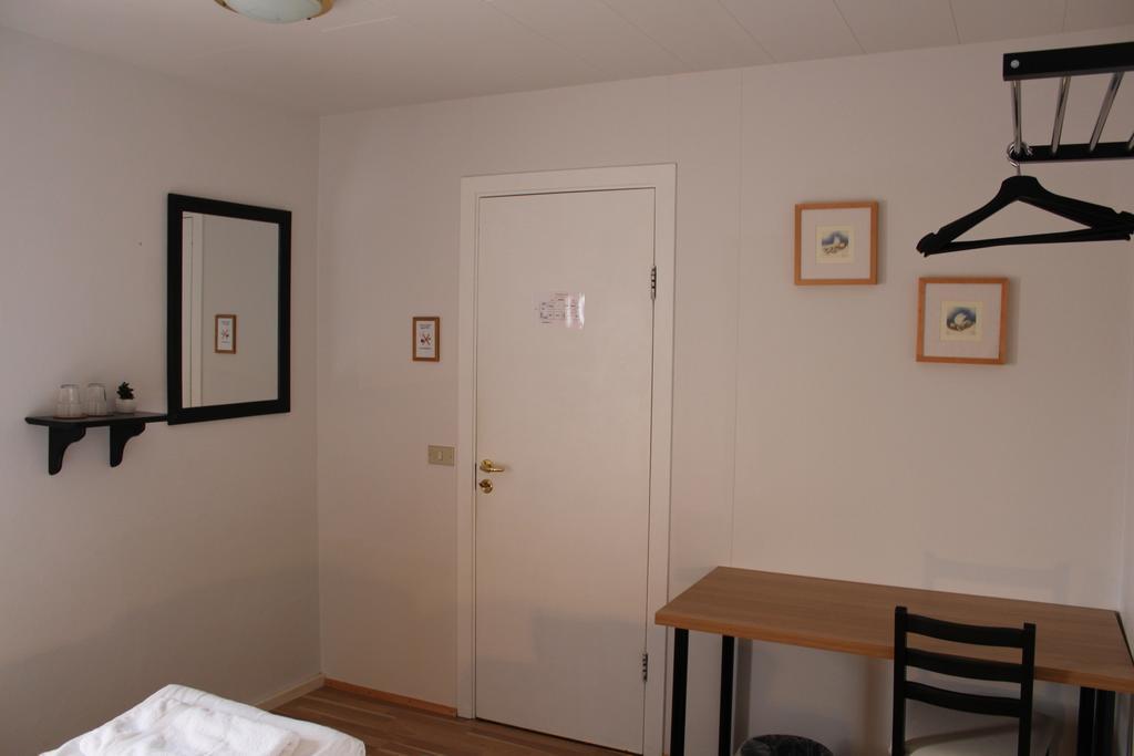 Lonsa Guesthouse Akureyri Buitenkant foto